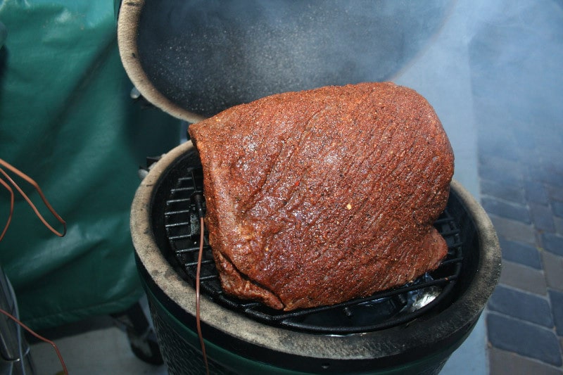 Keramicheskij-gril-Big-Green-Egg-S-2-min