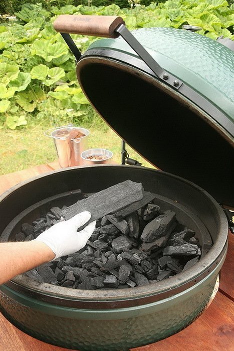 Уголь древесный органический крупнокусковой, пакет 9кг Big Green Egg 2 Уголь древесный органический крупнокусковой, пакет 9кг Большое Зеленое Яйцо