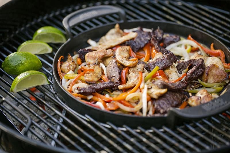 Чугунная сковорода -Gourmet BBQ System Вебер Чугунная сковорода -Gourmet BBQ System Вебер
