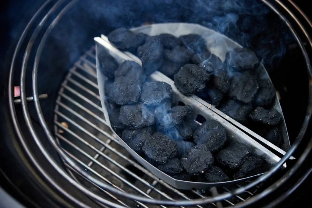 Угольный гриль Summit® Kamado E6-7