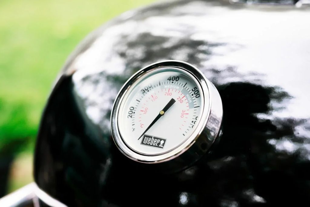 Угольный гриль Summit® Kamado E6-8