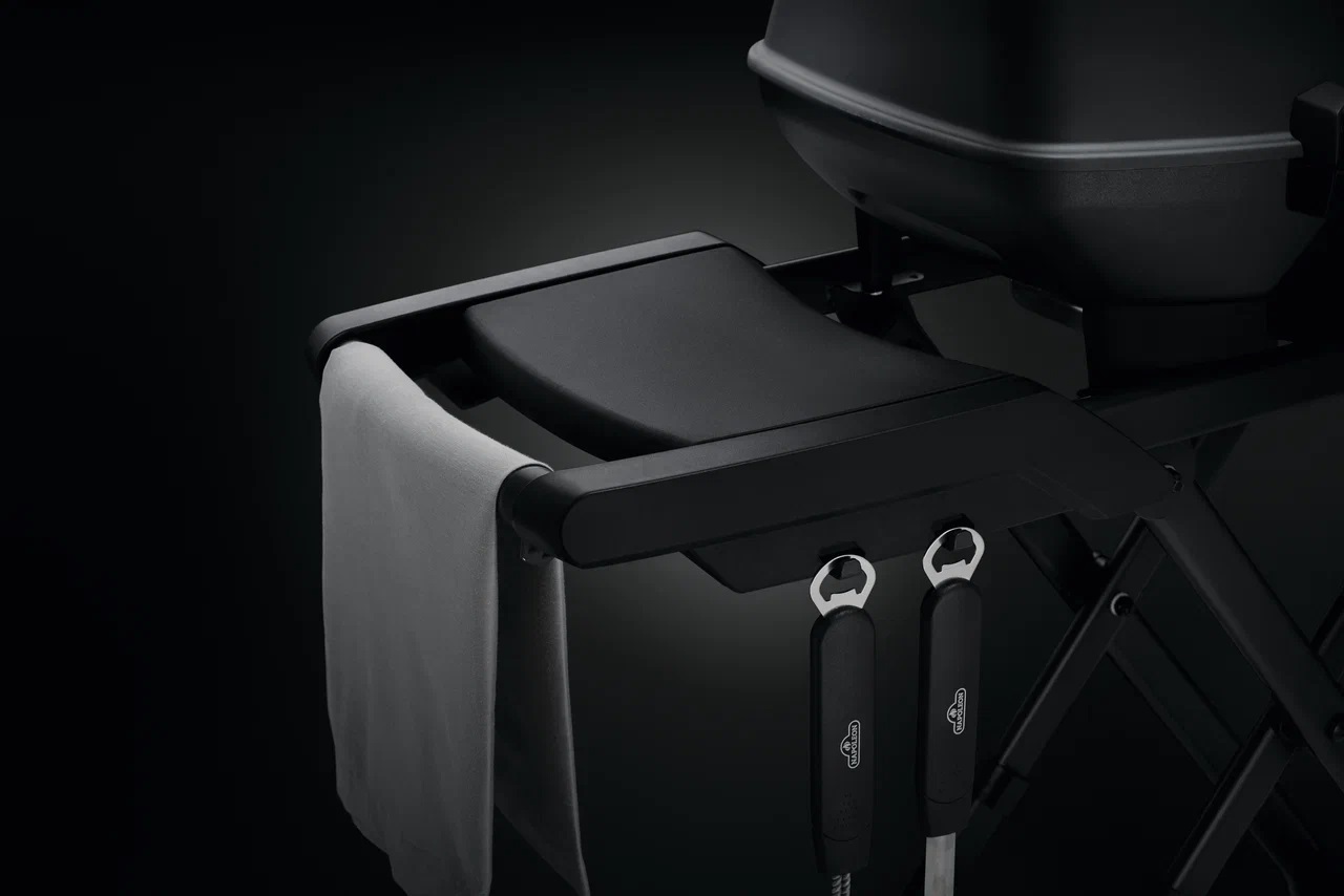Боковые столики с крюками для кухонных пренадлежностей Napoleon TravelQ PRO 285X (Phantom) Боковые столики с крюками для кухонных пренадлежностей Napoleon TravelQ PRO 285X (Phantom)